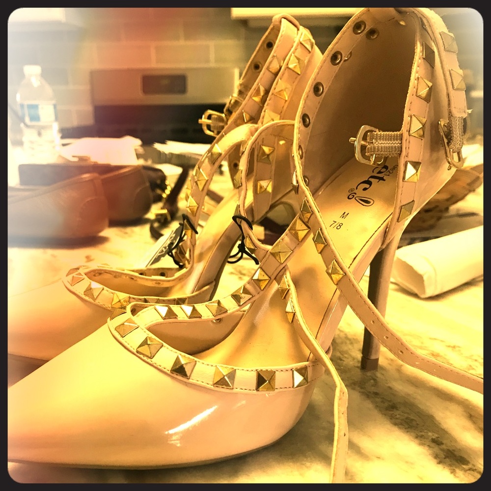 Rue 21 Nude Stilettos NWT will got a size 7/8
